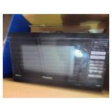 GE 2 Cubic ft Counter Microwave