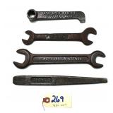 4 pc Lot Automobile: (Studebaker) tire carrier,