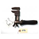 Combination Brace Wrench with moveable wood