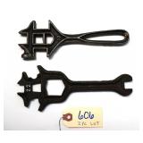 2 pc Lot Grand Detour Plow Co. 13 & 22 Orphan 8"
