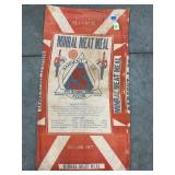 MINRAL MEAT MEAL DES MOINES, IOWA CLOTH FEED SACK