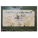 INDUSTRIAL TOOL RATCHET AND SOCKET SET WITH CASE