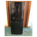 BANGSON 4 CUBIC FOOT DORM FRIGERATOR / FREEZER
