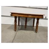 OAK 5 LEG ANTIQUE KITCHEN TABLE - 45" X 46" X 30"