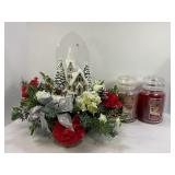 LOT OF 2 YANKEE CANDLES AND CHRISTMAS CENTERPIECE