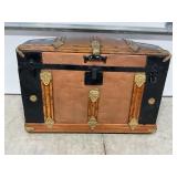 VINTAGE HUMPBACK STEAM TRUNK