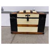 CEDAR LINED HUMPBACK STEAM TRUNK