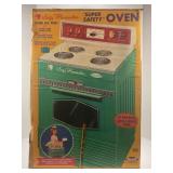 SUZY HOMEMAKER "SUPER SAFETY" OVEN BY TOPPER TOYS