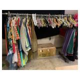 HEAVY DUTY ROLL AROUND CLOTHING RACK WITH