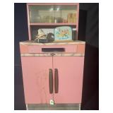 WOLVERINE PINK METAL CHILDS KITCHEN SET WITH