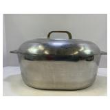 WAGNERWARE MAGNALITE 425-P ALUMINUM ROASTER W/LID