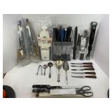 LARGE LOT OF KITCHEN UTENSILS, SLICERS AND MORE