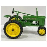 ERTL JOHN DEERE 1/16 SCALE DIE CAST TRACTOR