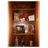 CONTENTS OF SHELVING - URANIUM WINE GLASSES, HOME