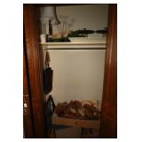 CONTENTS OF CLOSET - HOME DECOR, TENNIS RACKETS,