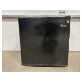 MIDEA DORM REFRIGERATOR