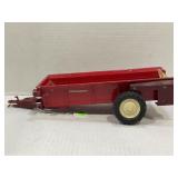 ERTL INTERNATIONAL MANURE SPREADER - 13"