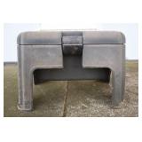 RUBBERMAID TOOLBOX / STEP STOOL