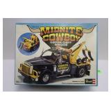 REVELL 1/25 MIDNITE COWBOY CUSTOM CHEVY WRECKER