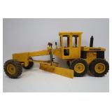 ERTL JOHN DEERE 1/16 SCALE DIE CAST ROAD GRADER