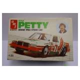 AMT ERTL 1/25 KYLE PETTY GRAND PRIX STOCK CAR