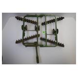 ERTL JOHN DEERE 1/16 SCALE FOLDING CENTER FIELD