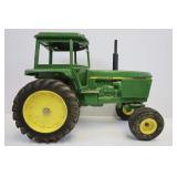 ERTL JOHN DEERE 1/16 SCALE DIE CAST TRACTOR