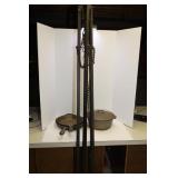 CAST IRON BEAN POT WITH TRIPOD AND 2 LODGE AND