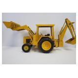 ERTL JOHN DEERE 1/16 SCALE DIE CAST BACK HOE