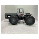 SCALE MODEL 1/16 WHITE FARM EQUIPMENT 4-210 FIELD