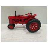ERTL 1/16 MCCORMICK FARMALL H NARROW FRONT