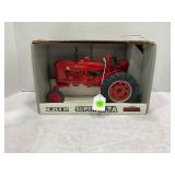 ERTL 1/16 MCCORMICK FARMALL SUPER M-TA SPECIAL