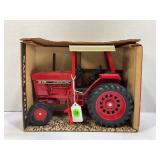 ERTL 1/16 INTERNATIONAL 186 HYDRO TRACTOR W/SAFETY