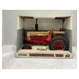 ERTL 1/16 INTERNATIONAL FARMALL 1026 HYDRO DIESEL