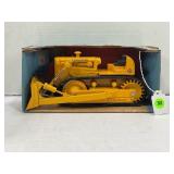 ERTL 1/16 INTERNATIONAL TD-25 CRAWLER WITH BLADE