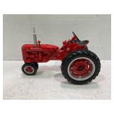 ERTL 1/16 IH FARMALL C COLLECTOR