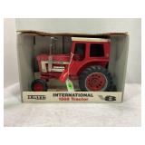ERTL 1/16 INTERNATIONAL 1568 V8 TRACTOR WITH RED
