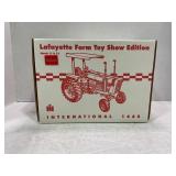 ERTL 1/16 INTERNATIONAL 1468 V8 DIESEL WITH ROPS