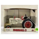 ERTL 1/16 MCCORMICK FARMALL C DEMONSTRATOR TRACTOR