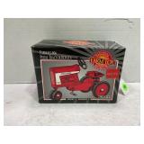 ERTL 1/32 FARMALL 806 PEDAL TRACTOR REPLICA IN