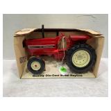 ERTL 1/16 INTERNATIONAL ROW CROP 5088? TRACTOR IN