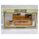 ERTL 1/16 JOHN DEERE MODEL 420 CRAWLER WITH