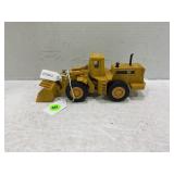 ERTL 1/50 CATERPILLAR MODEL 988B WHEEL LOADER