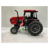 ERTL 1/16 CASE INTERNATIONAL 2594 DIESEL TRACTOR