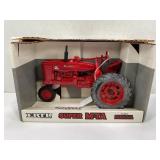 ERTL MC-CORMICK FARMALL SUPER M-TA 1/16 NARROW