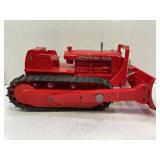 1/16 INTERNATIONAL TD24 CRAWLER W/BLADE - PLASTIC