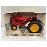 ERTL 1/16 MASSEY-HARRIS 44 NARROW FRONT TRACTOR IN