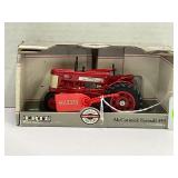 ERTL 1/32 MCCORMICK FARMALL 350 NARROW FRONT GAS