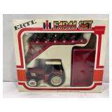 ERTL 1/64 INTERNATIONAL 784 MFD FARM SET IN