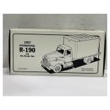 FIRST GEAR 1/34 1957 INTERNATIONAL R-190 DRY GOODS